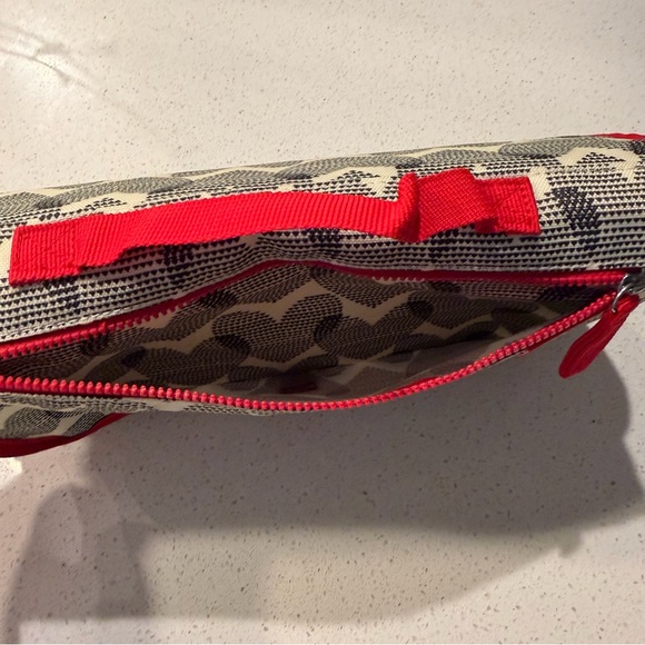 Skip Hop Portable Travel Changing Pad Clutch Gray Chevron Red Hearts Baby - Picture 3 of 8